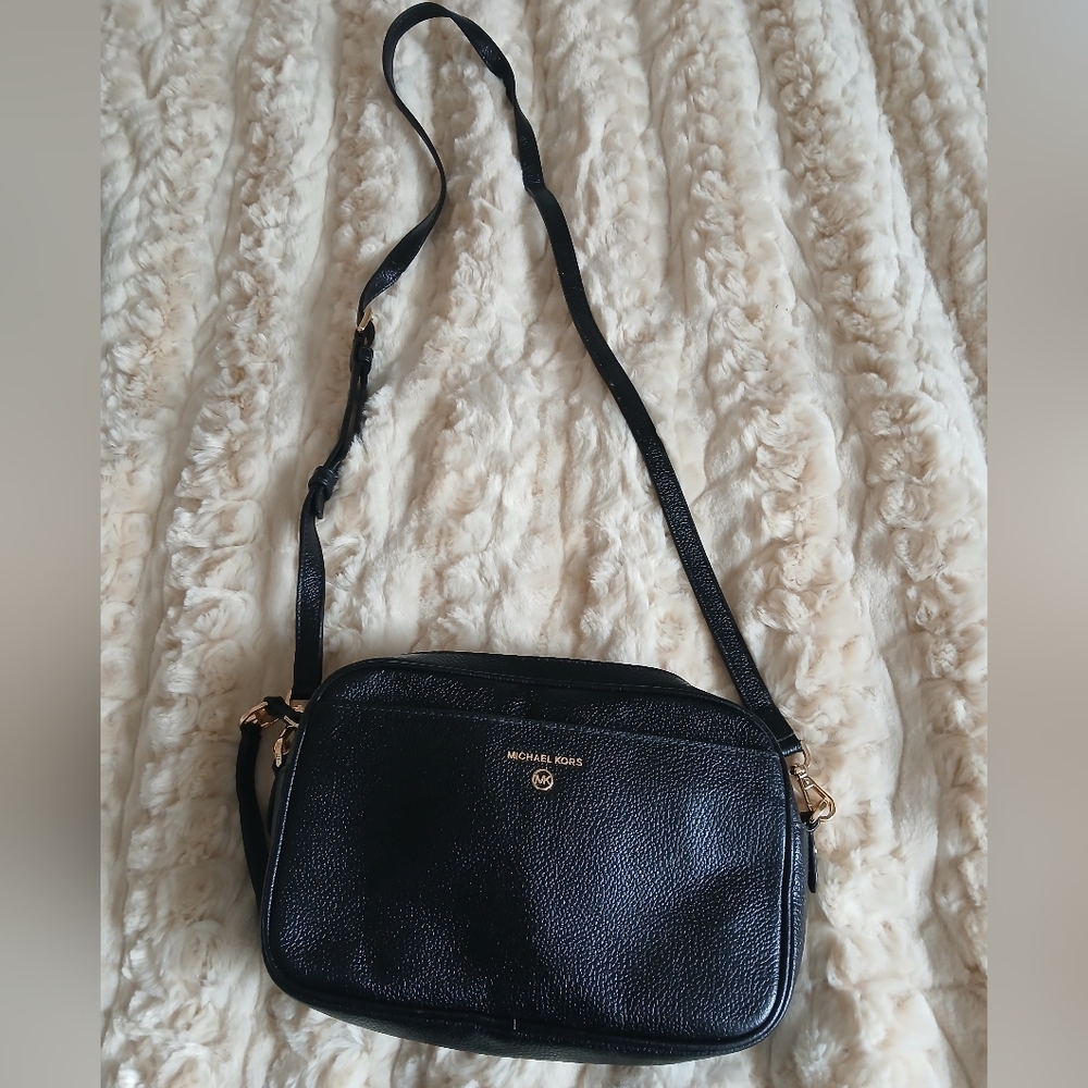 New Michael Kors Black Pebbled Leather Crossbody Bag - Picture 2 of 5